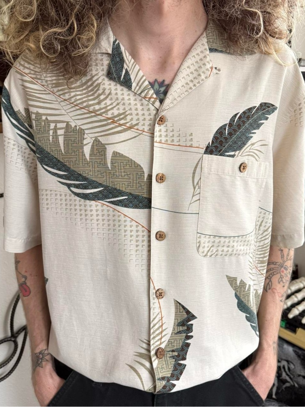 Vintage 90s Silk S/S Button Down Hawaiian with Loop Collar ~ Size Medium